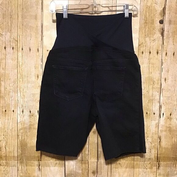 Isabel Maternity Bermuda Crossover Panel Shorts 4 - Picture 2 of 6